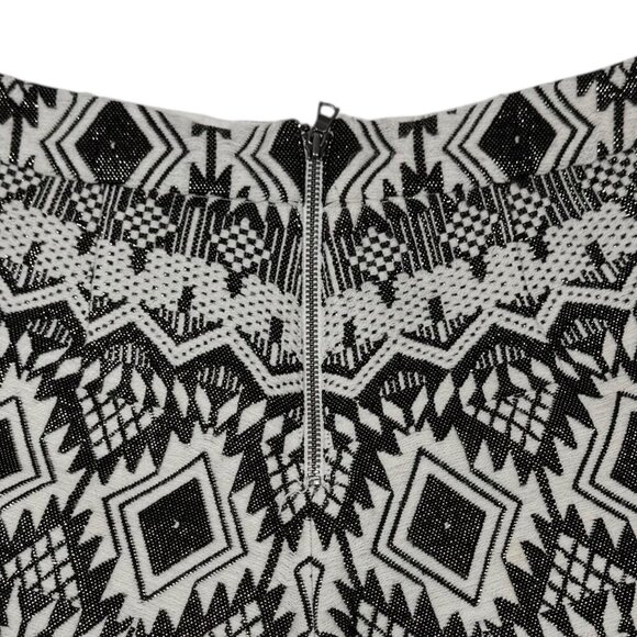 ALICE + OLIVIA Marisa Short Sz.XS/2 Embroidered Brocade Geometric Boho Tribal - Picture 6 of 12